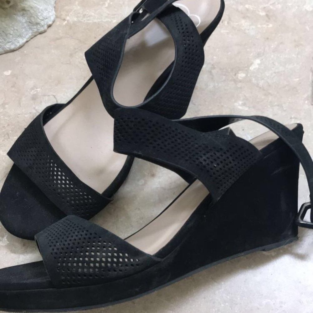 Black velvet heels